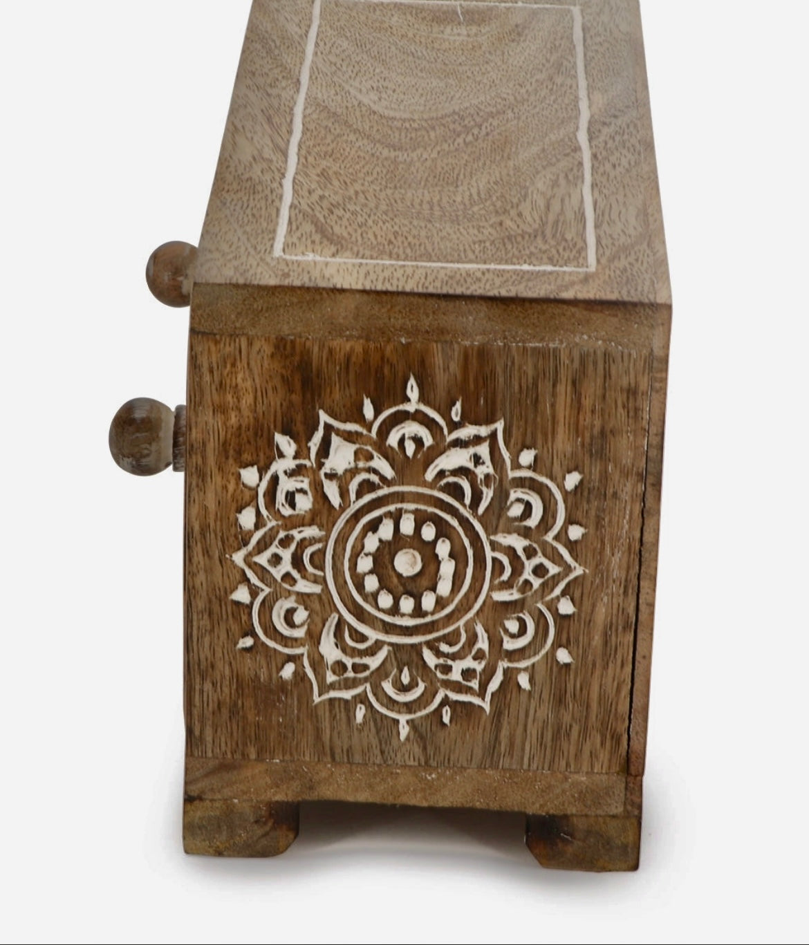 
                  
                    Wooden drawers/pedestal
                  
                